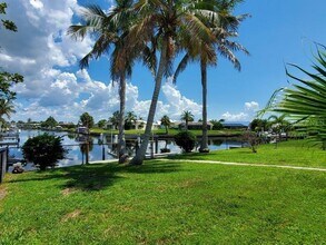 2421 W Marion Ave in Punta Gorda, FL - Building Photo - Building Photo