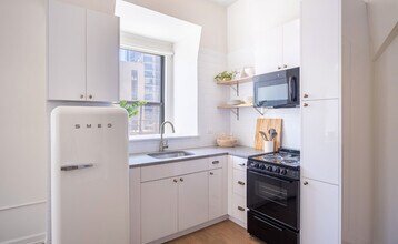 311 W Erie St in Chicago, IL - Foto de edificio - Building Photo