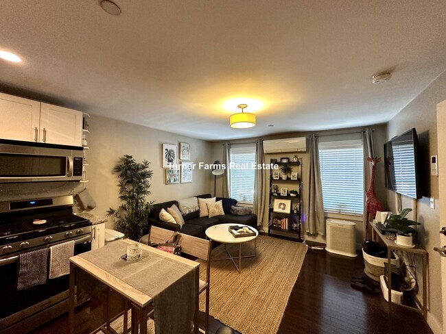 609 E 2nd St, Unit 1