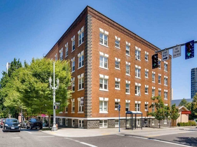 Westfal Apartments in Portland, OR - Foto de edificio