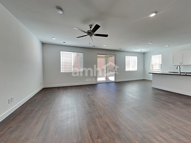 8927 Tiger Tooth Ave in Las Vegas, NV - Building Photo - Building Photo