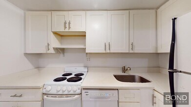 286 W End Ave in New York, NY - Building Photo - Building Photo