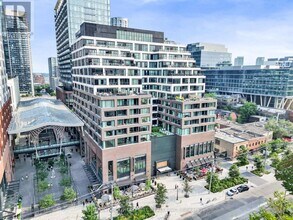 455 Wellington St W in Toronto, ON - Building Photo - Building Photo