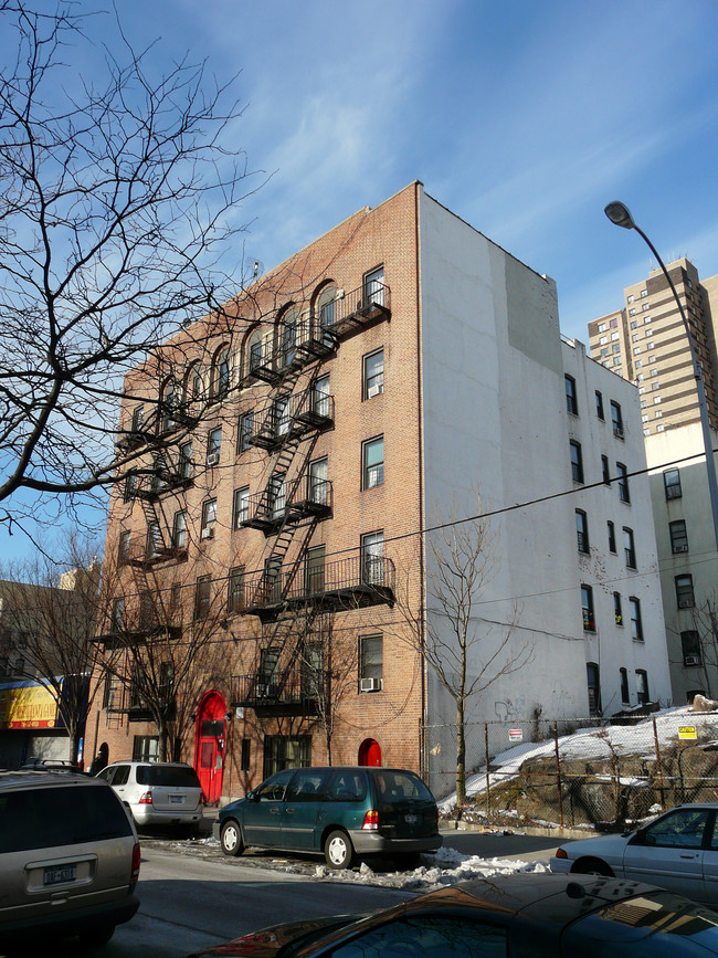 2115 Mohegan Ave in Bronx, NY - Building Photo - Building Photo