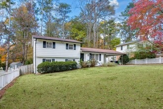1998 Commodore Ln in Chamblee, GA - Building Photo - Building Photo