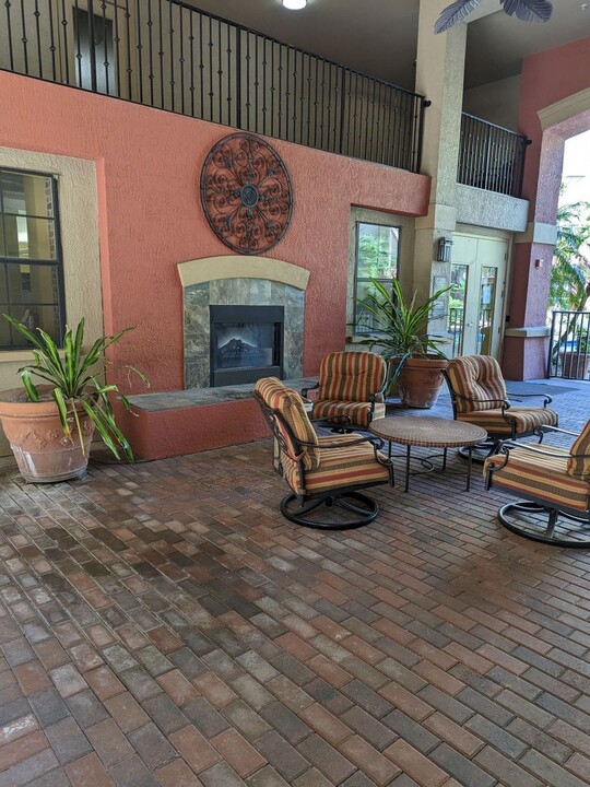 911 N Orange Ave in Orlando, FL - Foto de edificio