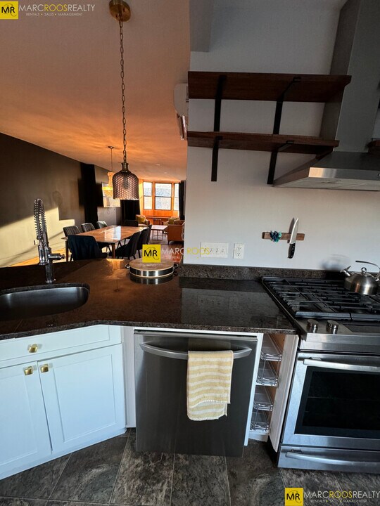 465 Columbus Ave, Unit 4 in Boston, MA - Building Photo