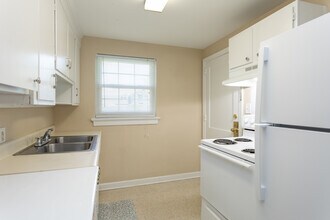 Haymount Historic Apartments in Fayetteville, NC - Building Photo - Interior Photo