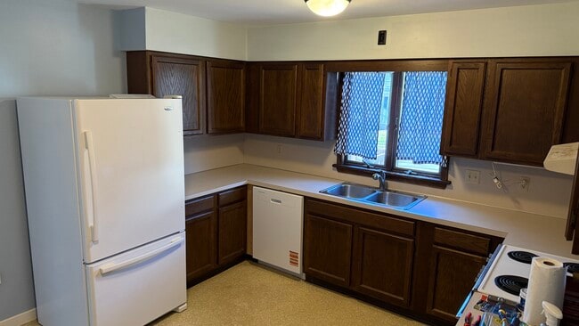 49 Lincoln Ave in Oswego, NY - Building Photo - Building Photo