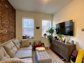 18 Cleveland Pl, Unit 1 in Boston, MA - Building Photo - Building Photo