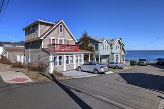 2 Paris St in Milford, CT - Foto de edificio - Building Photo
