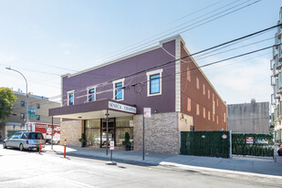 The Seneca Lofts in Flushing, NY - Foto de edificio - Building Photo