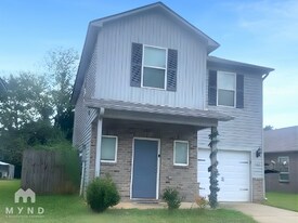 132 Patriot Point Dr in Montevallo, AL - Building Photo