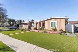 5741 E 23rd St in Long Beach, CA - Building Photo