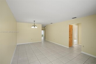 6227 SW 135th Ave in Miami, FL - Building Photo - Building Photo
