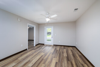 Richwood Bend - Affordable Housing in Lexington, KY - Building Photo - Interior Photo