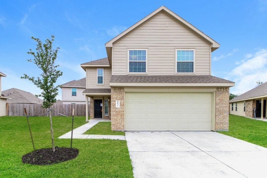 8631 Doris Oaks Cir in Houston, TX - Building Photo