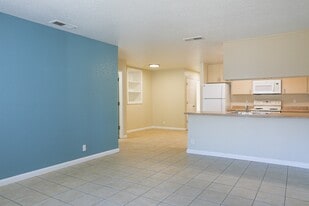 Creekview Homes in Chico, CA - Building Photo