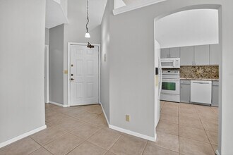 5801 Coach House Cir in Boca Raton, FL - Building Photo - Building Photo