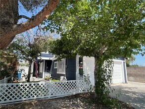 5005 Celebrity Cir in Las Vegas, NV - Building Photo - Building Photo