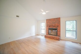 2020 Cynthia Dr in Tallahassee, FL - Building Photo - Building Photo
