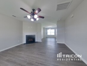 3023 Crabapple Ln in Dallas, NC - Foto de edificio - Building Photo