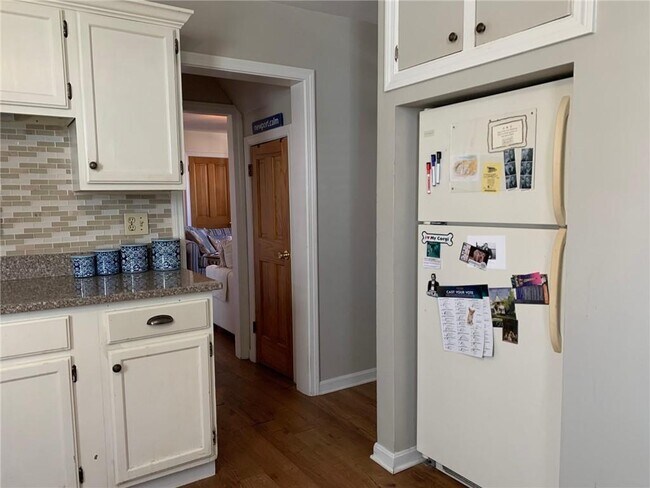 62 Dixon St in Newport, RI - Building Photo - Building Photo