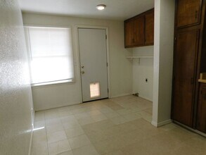 413 S Richmond Rd in Ridgecrest, CA - Building Photo - Building Photo