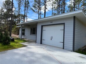 748 N Heathrow Dr in Lecanto, FL - Building Photo - Building Photo
