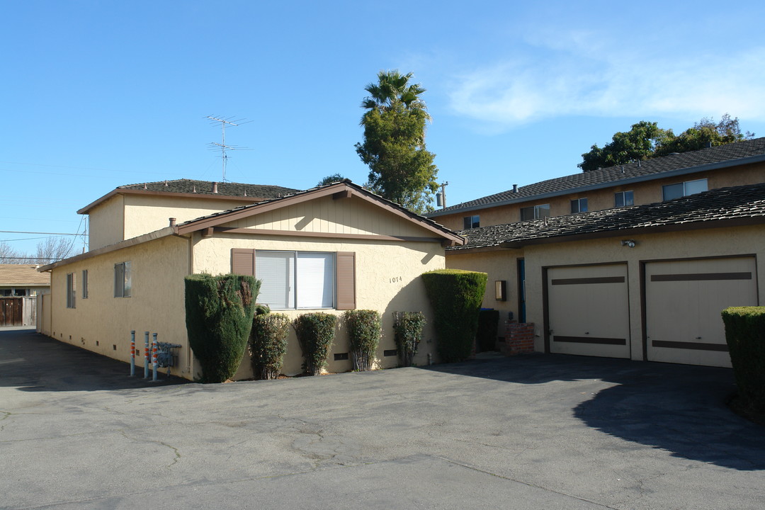 1074 Topaz Ave in San Jose, CA - Building Photo