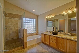 1674 W Macaw Dr in Chandler, AZ - Building Photo - Building Photo