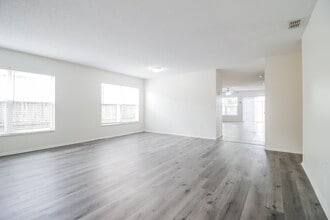 3137 Holland Dr in Orlando, FL - Foto de edificio - Building Photo