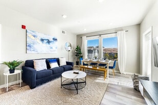 375 Harbour Cove Dr in Sparks, NV - Building Photo