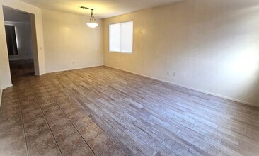 4705 N 96th Ave in Phoenix, AZ - Building Photo - Building Photo