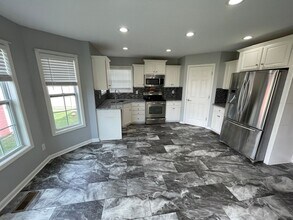 281 Bridlewood Ave in Shelbyville, KY - Building Photo - Building Photo