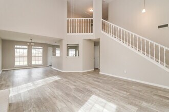 10328 Gray Oak Ln in Fort Worth, TX - Building Photo - Building Photo