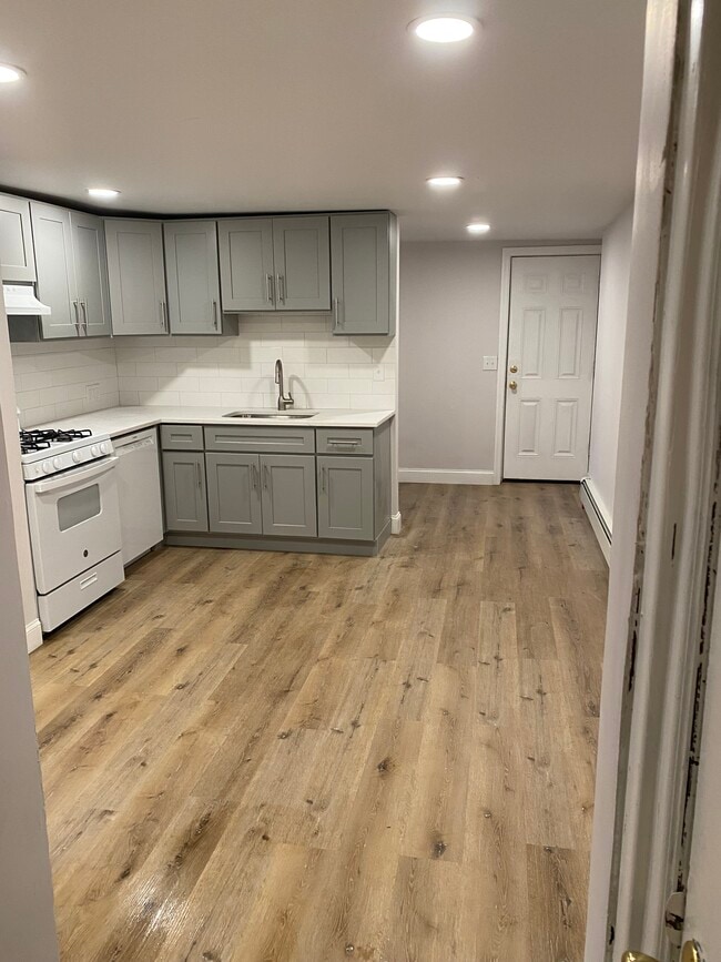 105 W Milton Ave, Unit 105