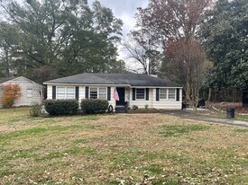 621 Greenhill Dr in Birmingham, AL - Building Photo