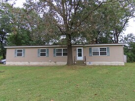 2968 N 2659th Rd in Seneca, IL - Building Photo