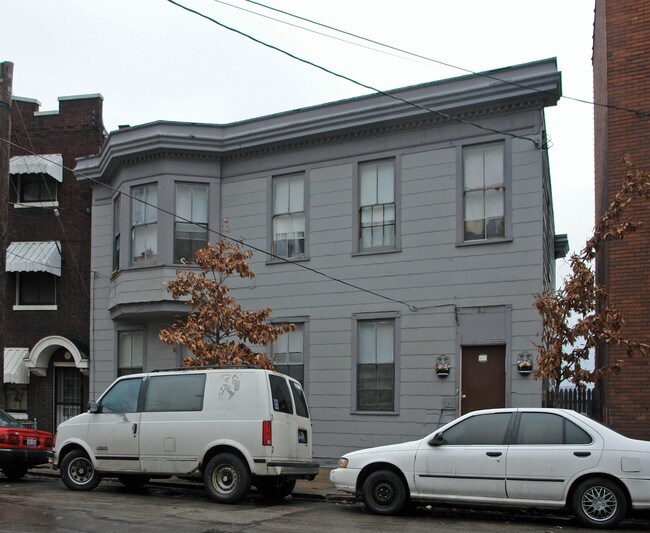 661 W McMicken Ave in Cincinnati, OH - Building Photo - Building Photo