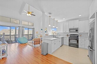164 April Point Dr S in Montgomery, TX - Building Photo - Building Photo