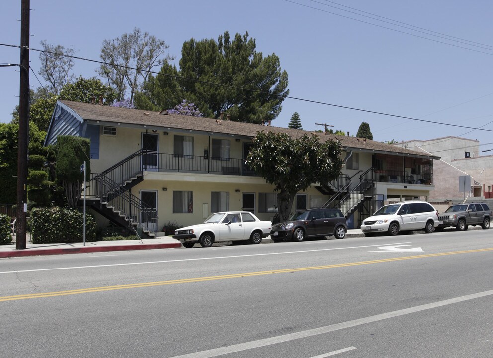 4745 Colfax Ave in North Hollywood, CA - Foto de edificio