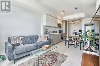 607-223 ST CLAIR Ave in Toronto, ON - Building Photo - Building Photo