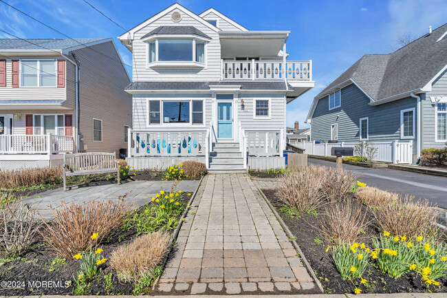 366 River Pl in Manasquan, NJ - Building Photo - Building Photo
