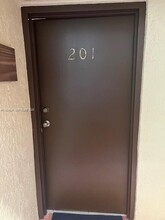 8810 SW 123rd Ct in Miami, FL - Building Photo - Building Photo