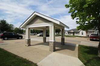 Lyn Crossing in Des Moines, IA - Foto de edificio - Building Photo