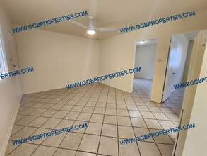 10872 Stanford Ave in Garden Grove, CA - Building Photo - Building Photo