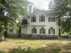 156 Dorsa Ave in Wayne, NJ - Building Photo
