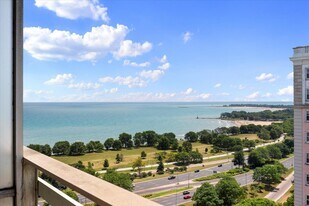 5601 N Sheridan Rd, Unit 20D in Chicago, IL - Building Photo
