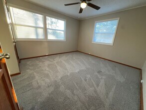 757 N Westridge Dr in Wichita, KS - Building Photo - Building Photo